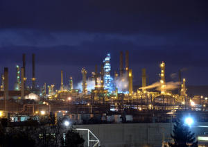 The Chevron oil refinery is photographed in Richmond, Calif., on Tuesday, Sept. 2, 2014. (Doug Duran/Bay Area News Group)